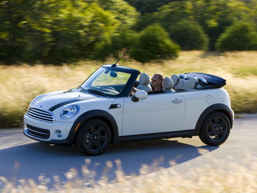  Mini Cooper Cabrio 2010 года  (US) (фото 19 из 30)